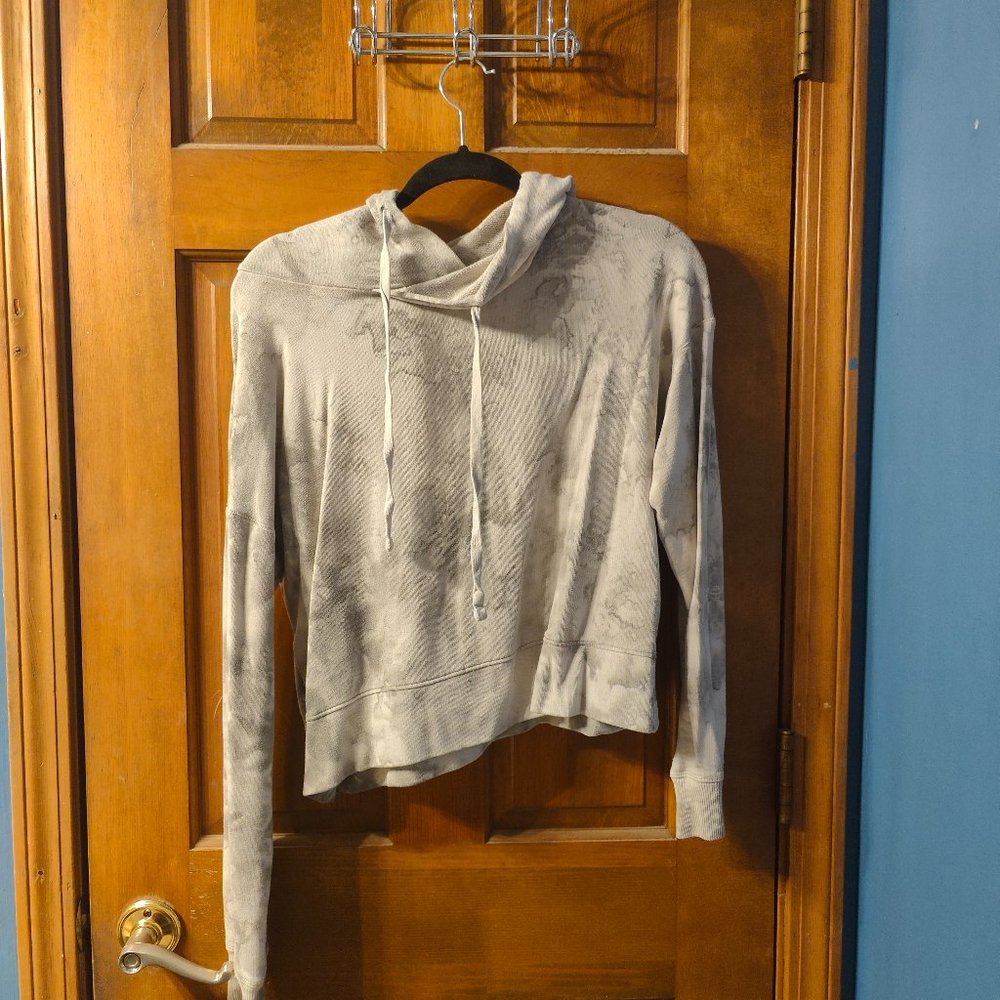 Washed out cropped grey sweater